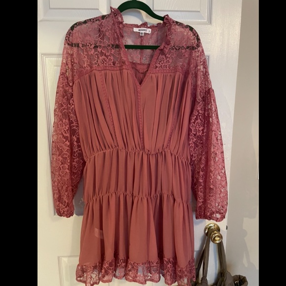 Missguided Lace/Sheer Dress - Picture 2 of 4